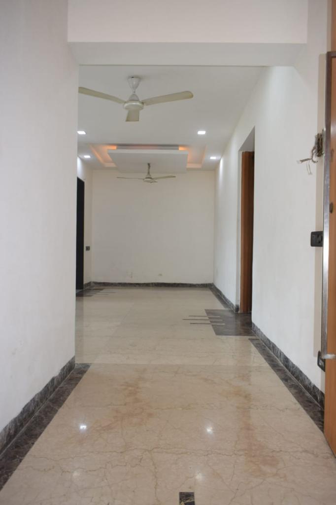3 BHK Semi Furnished in RNA Azzure , Bandra East